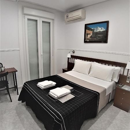 Hostal Dulcinea Madrid Kültér fotó
