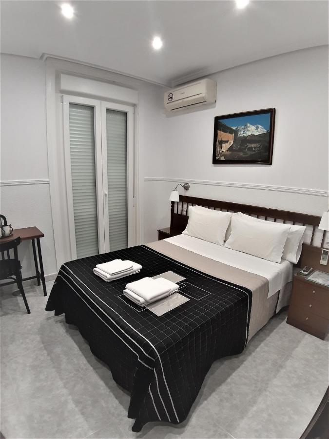 Hostal Dulcinea Madrid Kültér fotó