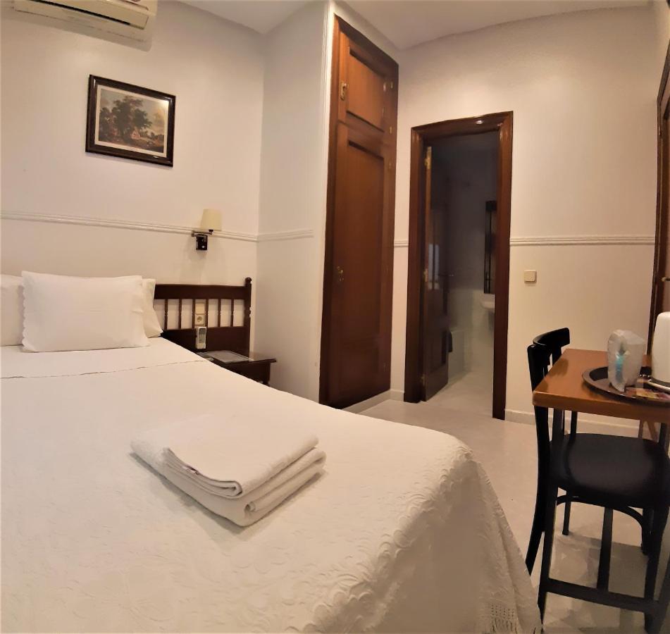 Hostal Dulcinea Madrid Kültér fotó
