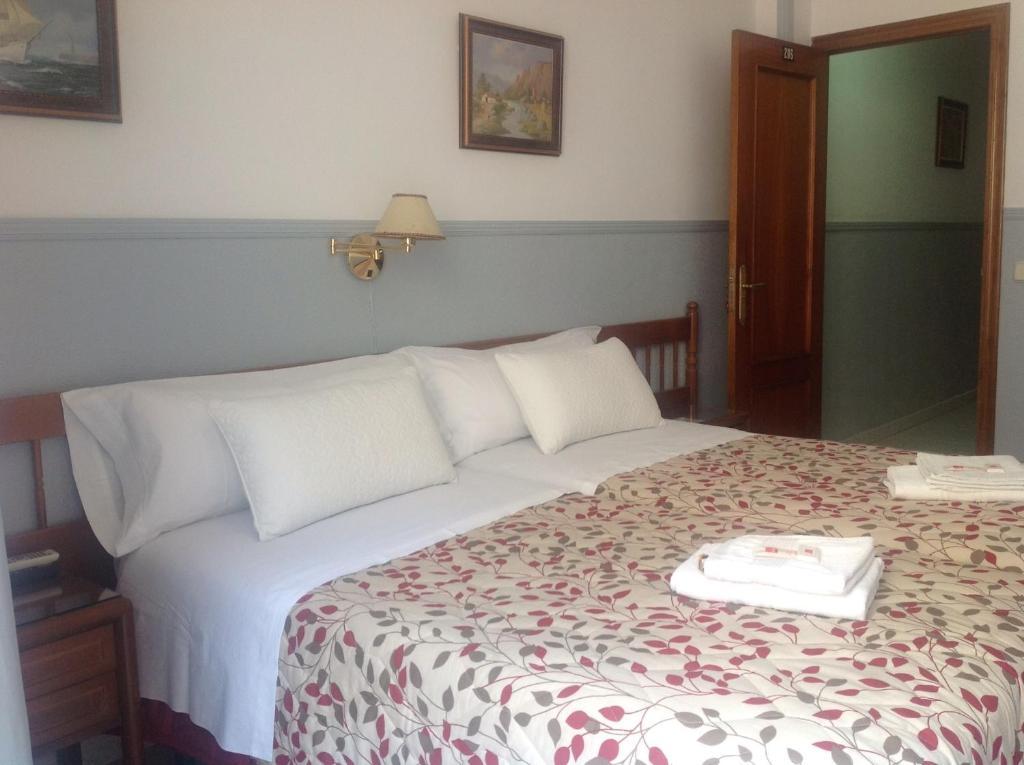 Hostal Dulcinea Madrid Kültér fotó