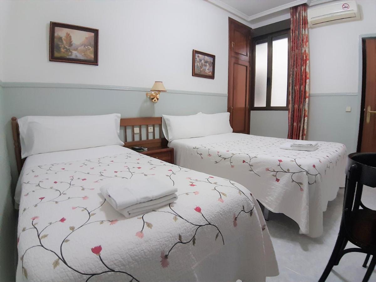 Hostal Dulcinea Madrid Kültér fotó