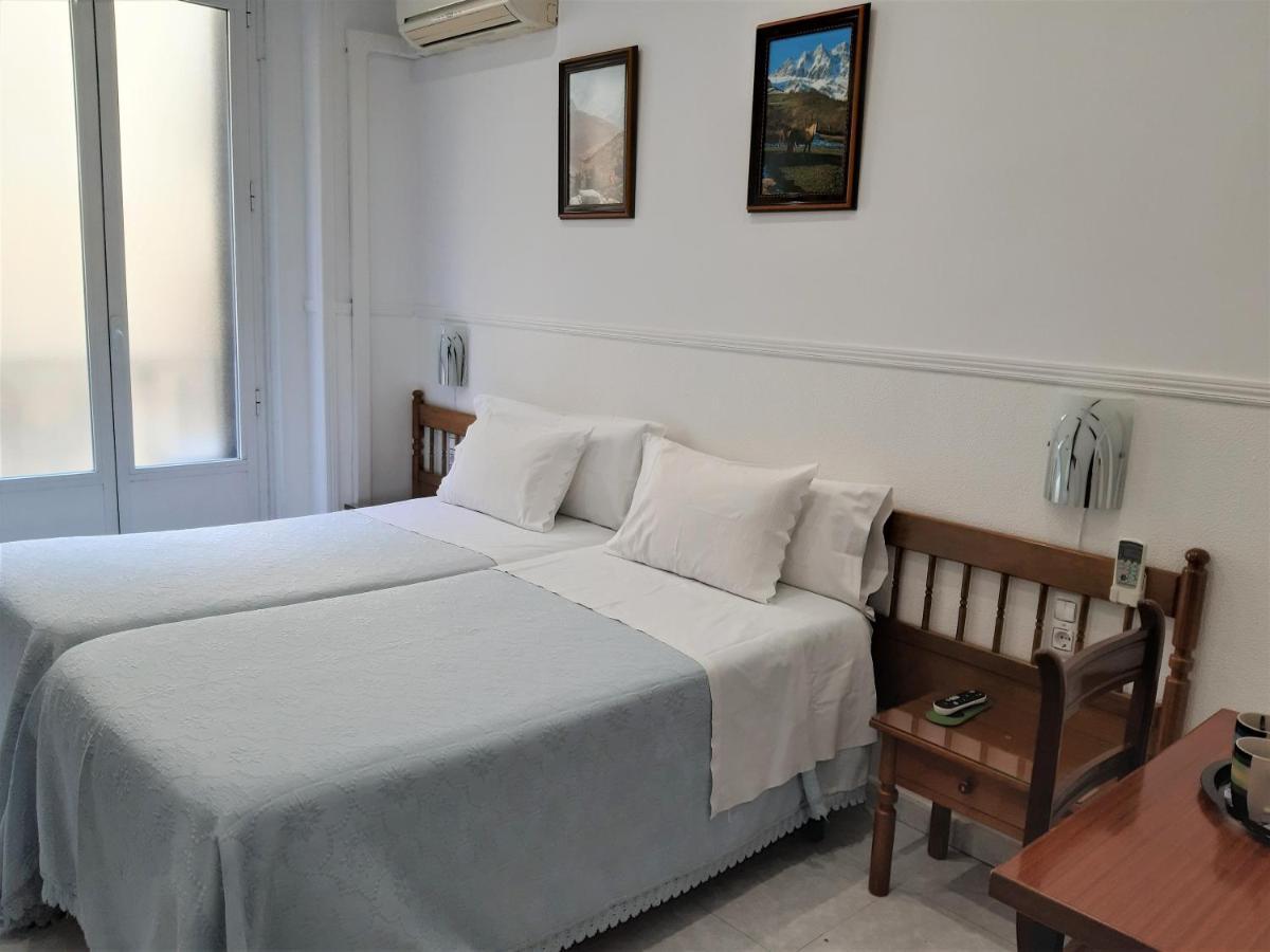 Hostal Dulcinea Madrid Kültér fotó